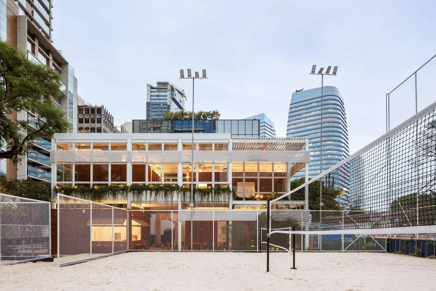 Facades 23