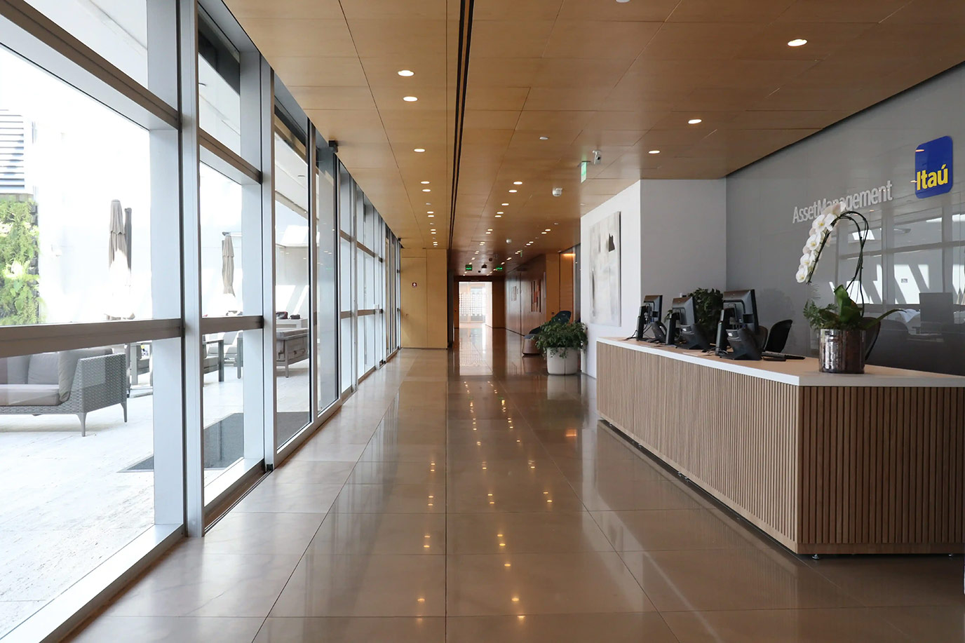 Hall / Reception 83
