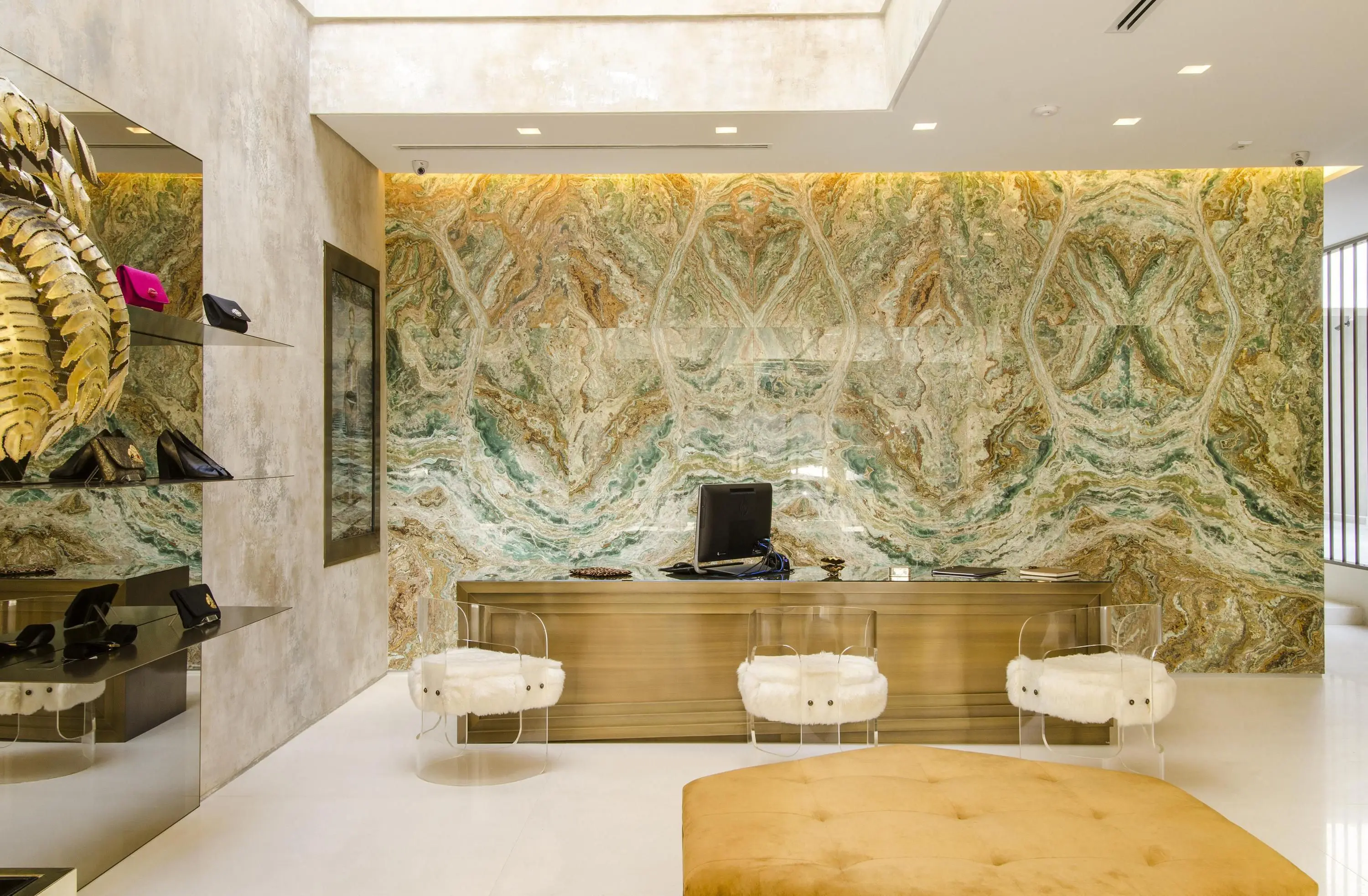 Hall / Reception 35