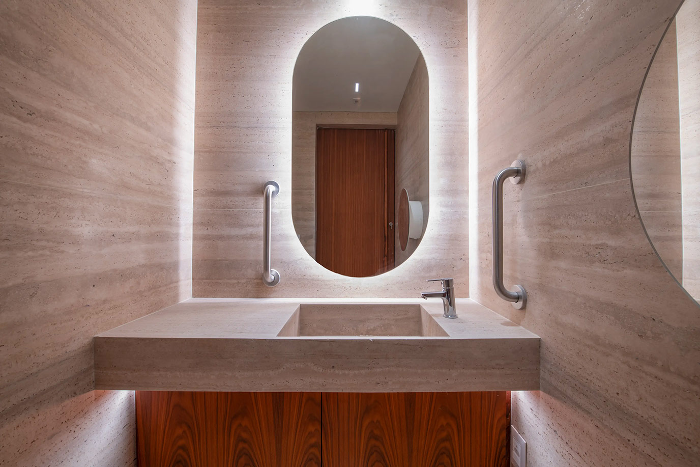 Sinks & Washbasins 32