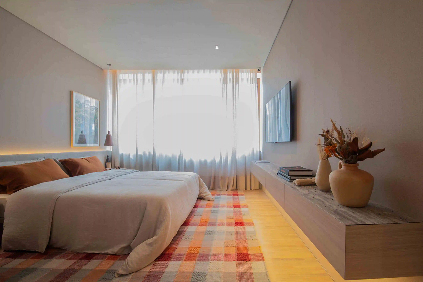 Bedrooms 08
