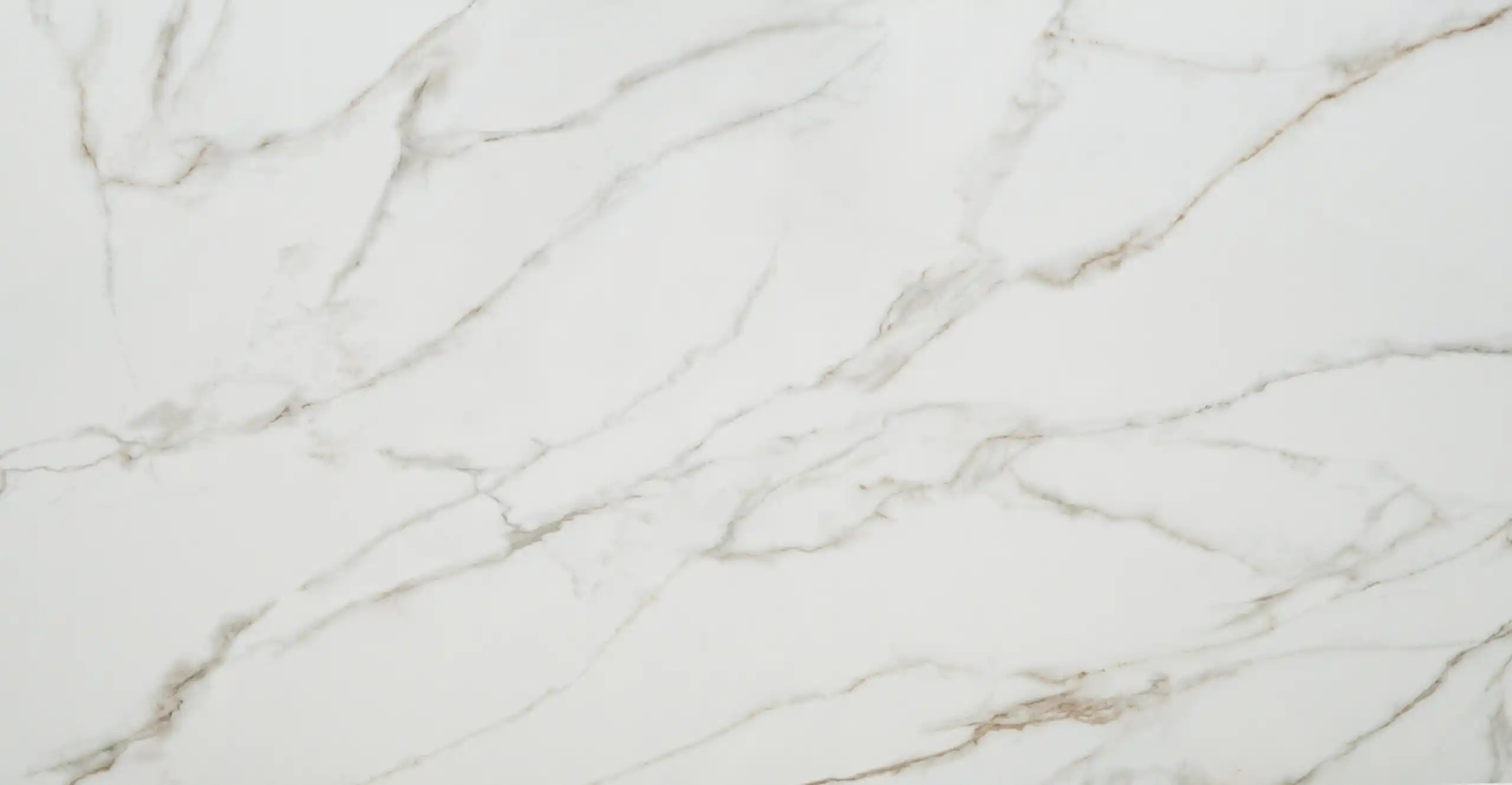 ultra-potenza-calacatta-oro-ravello-di-marmore